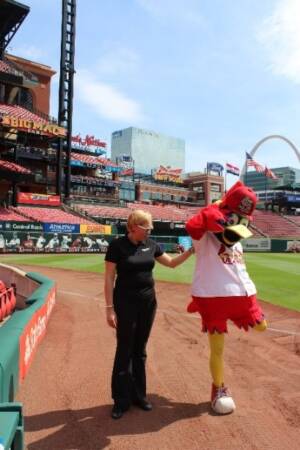 6-Stretches-to-Help-Cardinals-Fans-Keep-Cheering-Quadricep-2