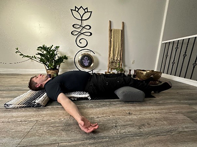 5 Restorative Poses to Help with Tight Hip Flexors 5 Restorative Poses to Help with Tight Hip Flexors